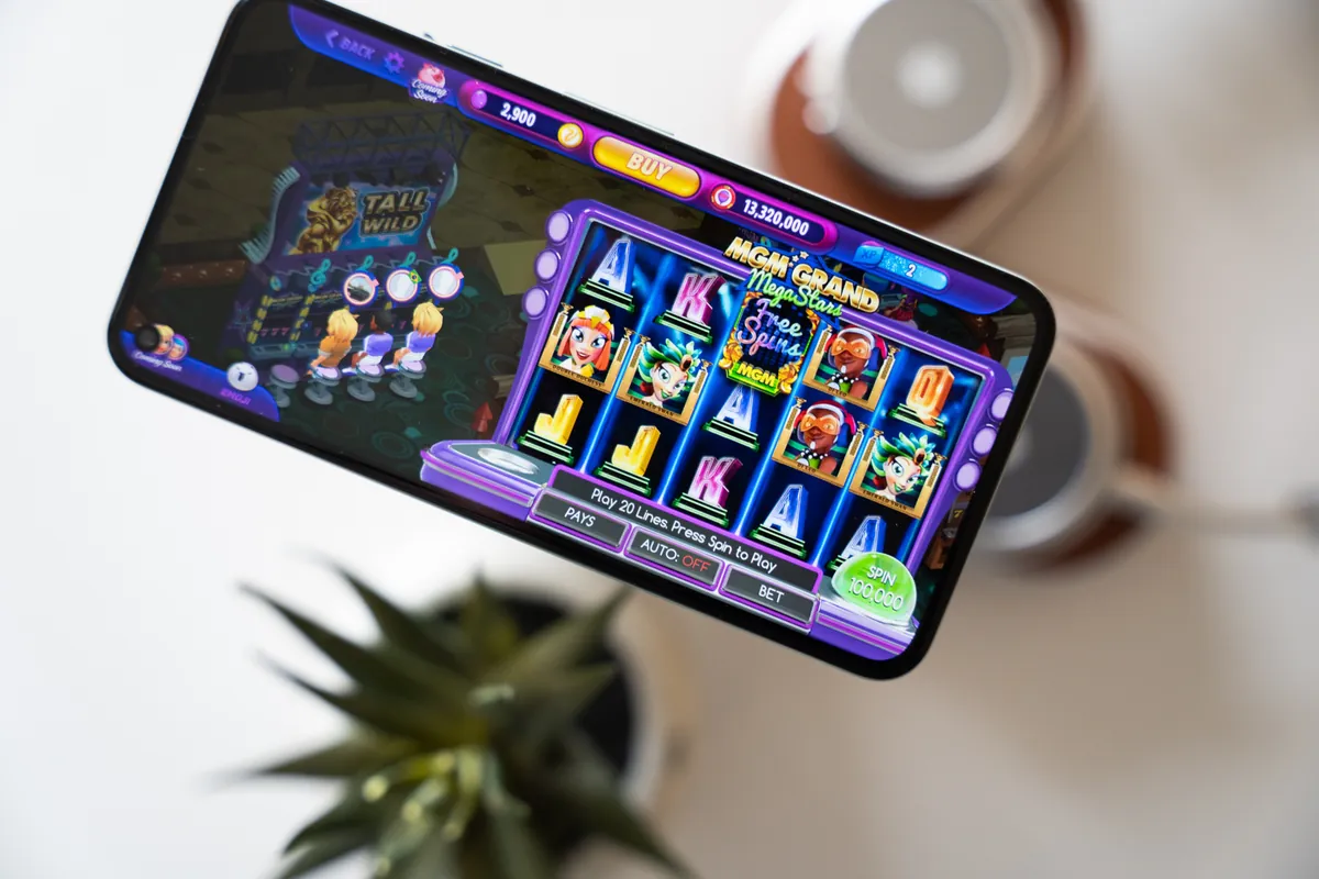 Casinomhub mobil giriş — telefonda slot oyunu ekranı